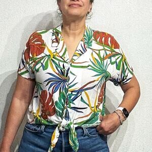 For the Republic White Floral Front Tie Blouse Sz L